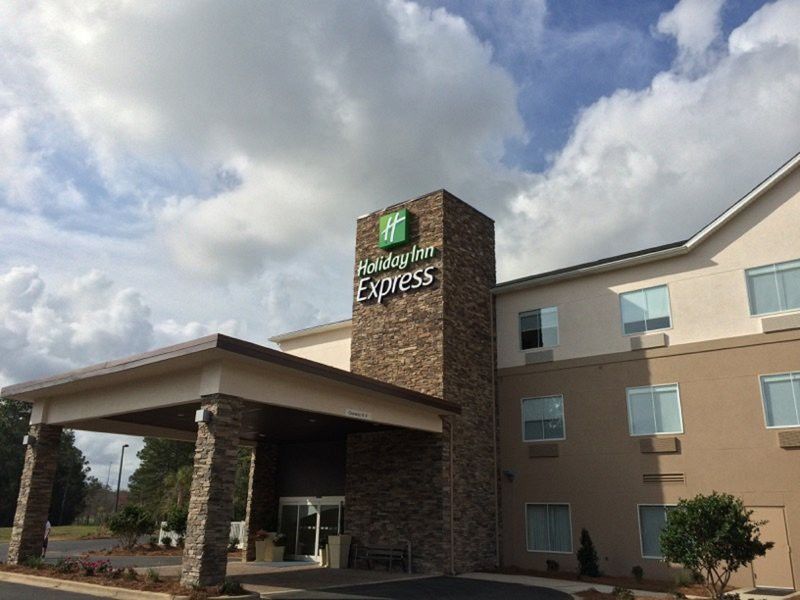 Holiday Inn Express Defuniak Springs, An Ihg Hotel Exterior photo